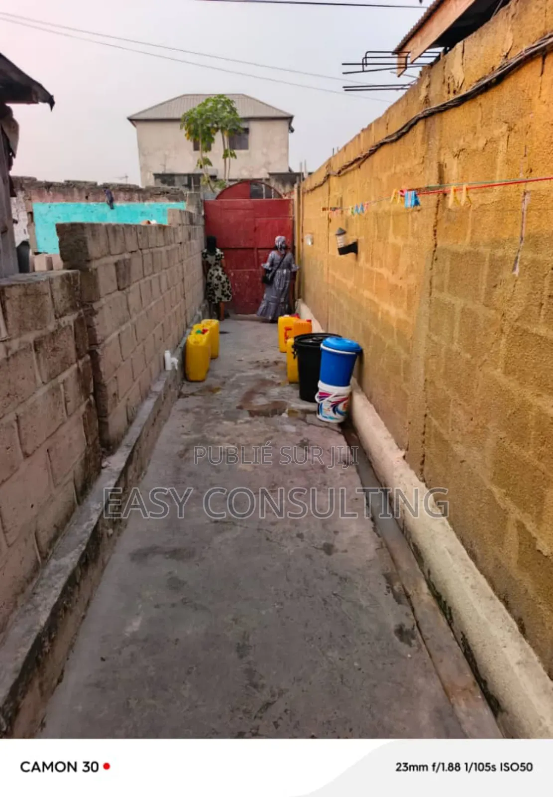 3chbre Maison dans Une Parcelle, Ngiri-Ngiri à Vendre