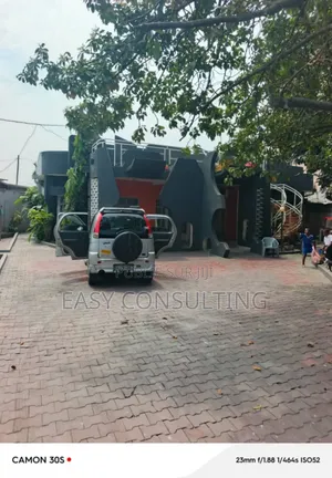 3chbre Villa dans Limete à Vendre