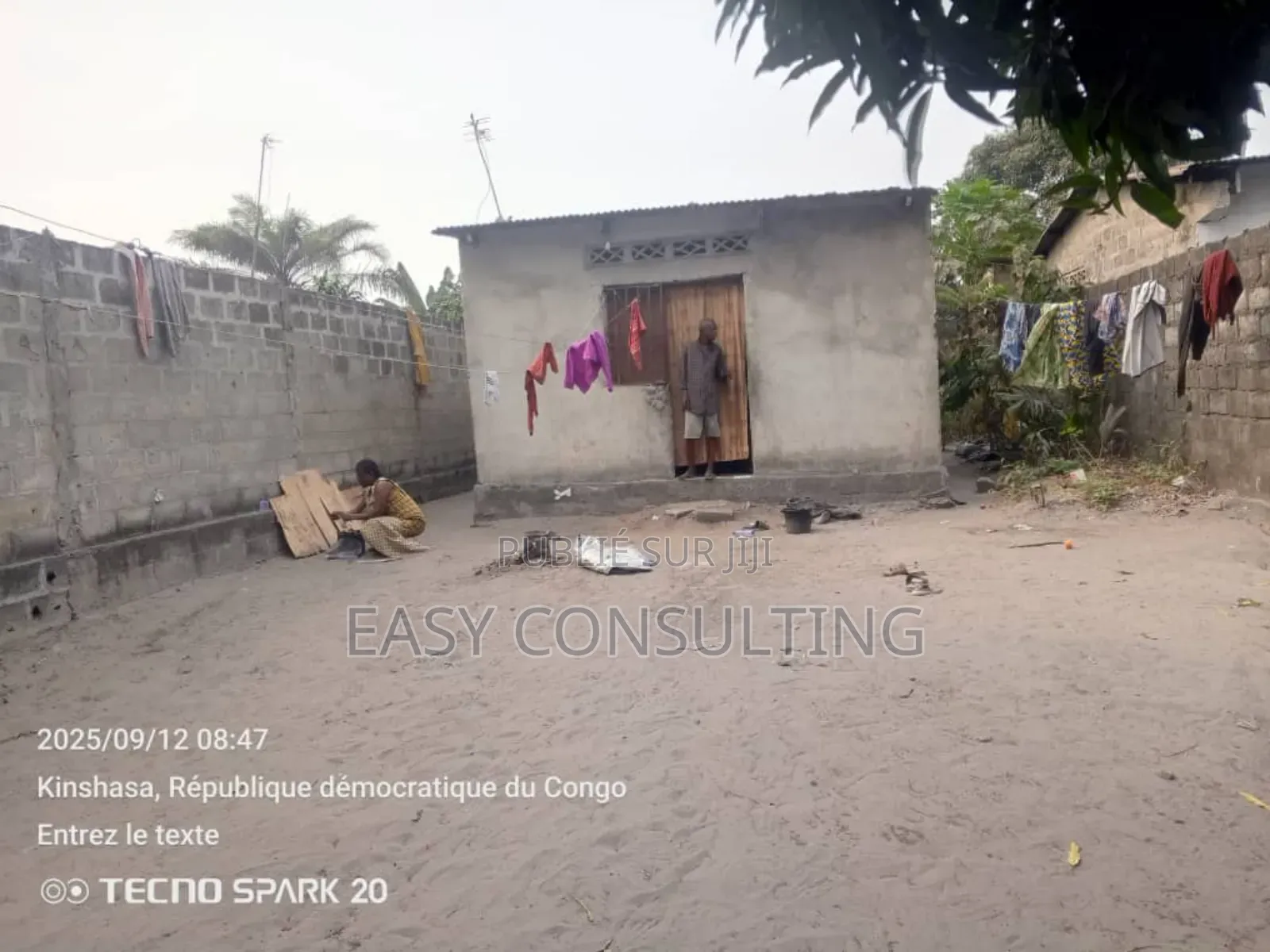 Parcelle Avec Maison À Vendre – Terre Jaune / N'sele (200m2)