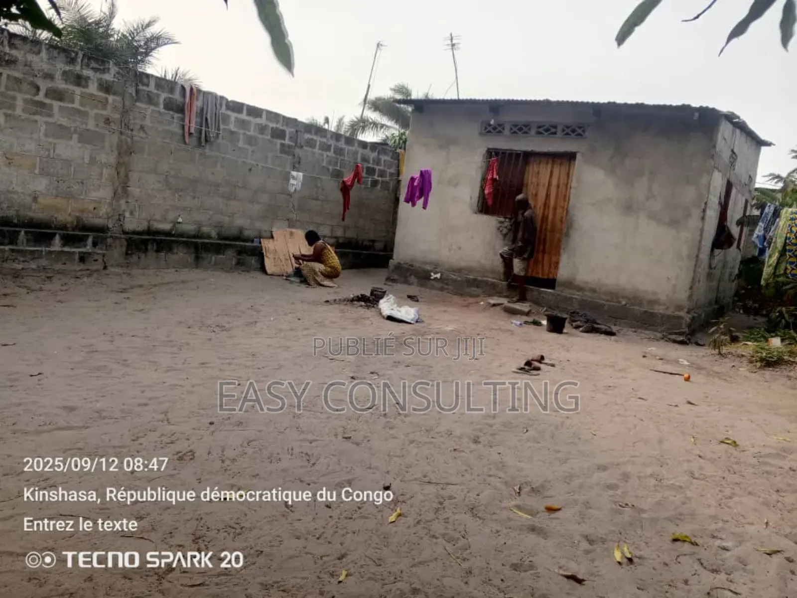 Parcelle Avec Maison À Vendre – Terre Jaune / N'sele (200m2)