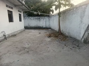 3chbre Villa dans Camp Pm, Nsele à Vendre