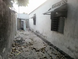 3chbre Villa dans Camp Pm, Nsele à Vendre