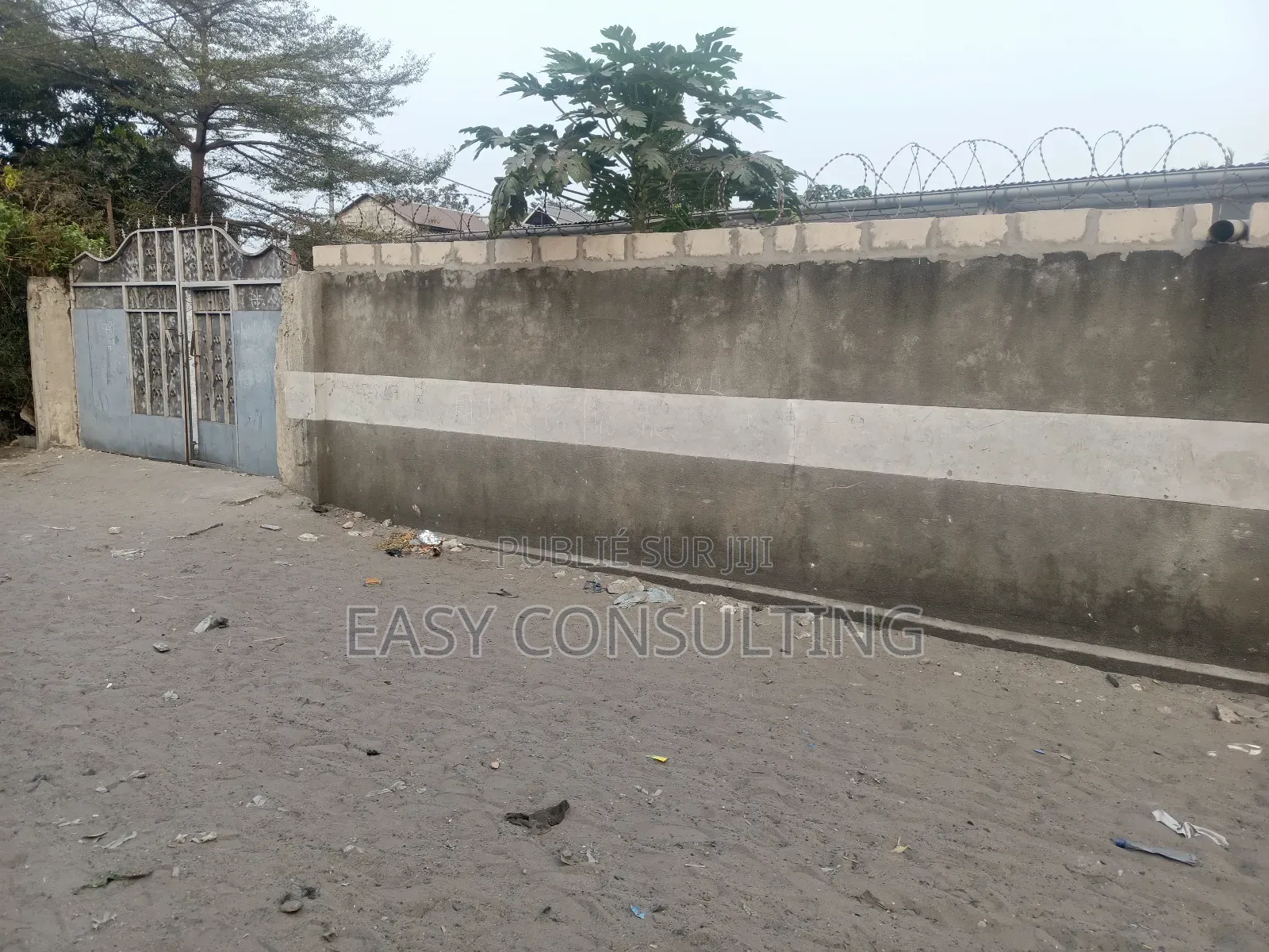 3chbre Villa dans Camp Pm, Nsele à Vendre