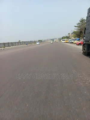 4chbre Maison dans Air Force, Nsele à Vendre