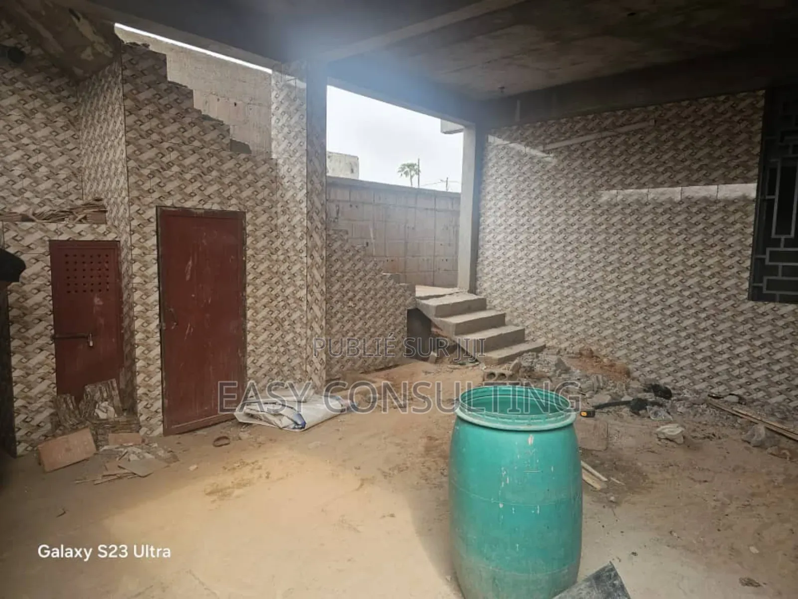 3chbre Maison dans Efobank, Nsele à Vendre