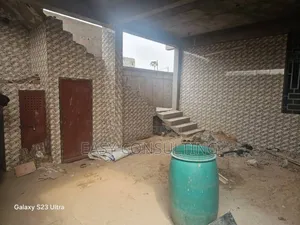 3chbre Maison dans Efobank, Nsele à Vendre