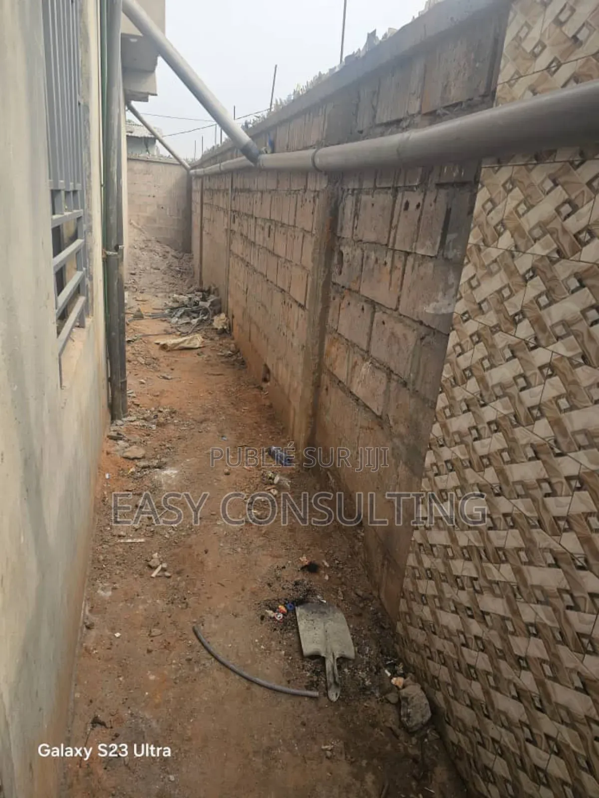 3chbre Maison dans Efobank, Nsele à Vendre