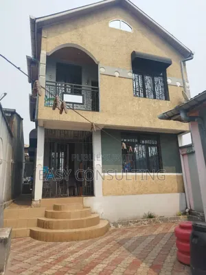 4chbre Villa dans Mont-Ngafula à Vendre