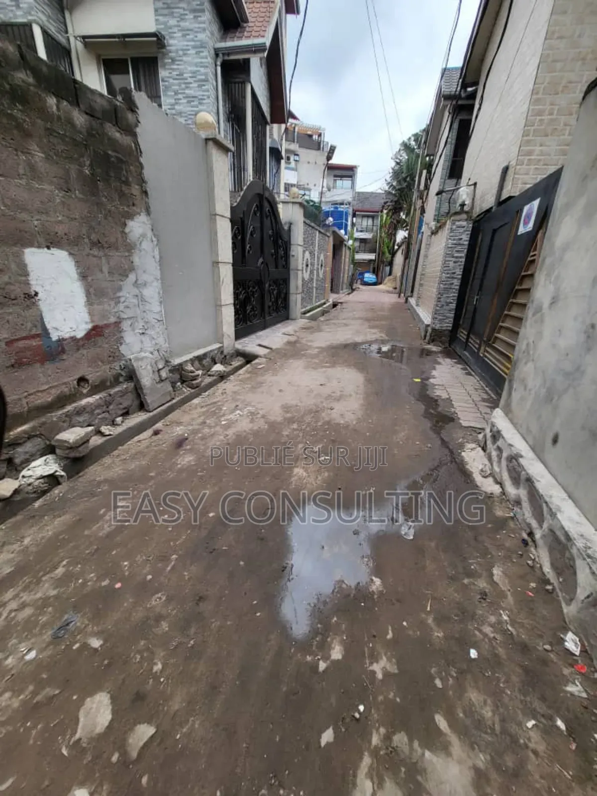 2chbre Maison dans 1 Ère Rue Funa, Limete à Vendre