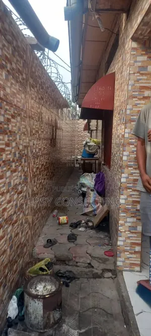 2chbre Villa dans Q13, Ndjili à Vendre