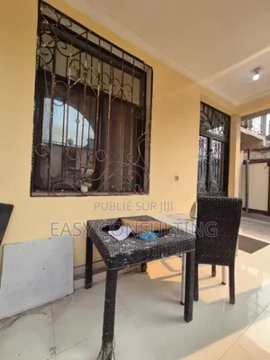 3chbre Villa dans Brikin, Ngaliema à Vendre