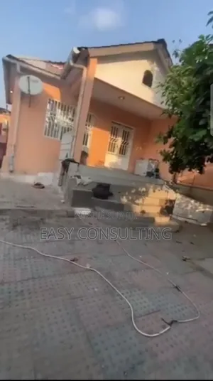 3chbre Villa dans Mboka Sika, Ngaliema à Vendre