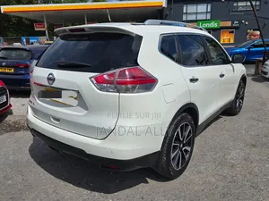 Photo - Nissan X-Trail 2.0 Petrol AWD 2017 Blanc