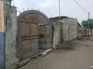 3chbre Villa dans Terre Jaune, Nsele à Vendre