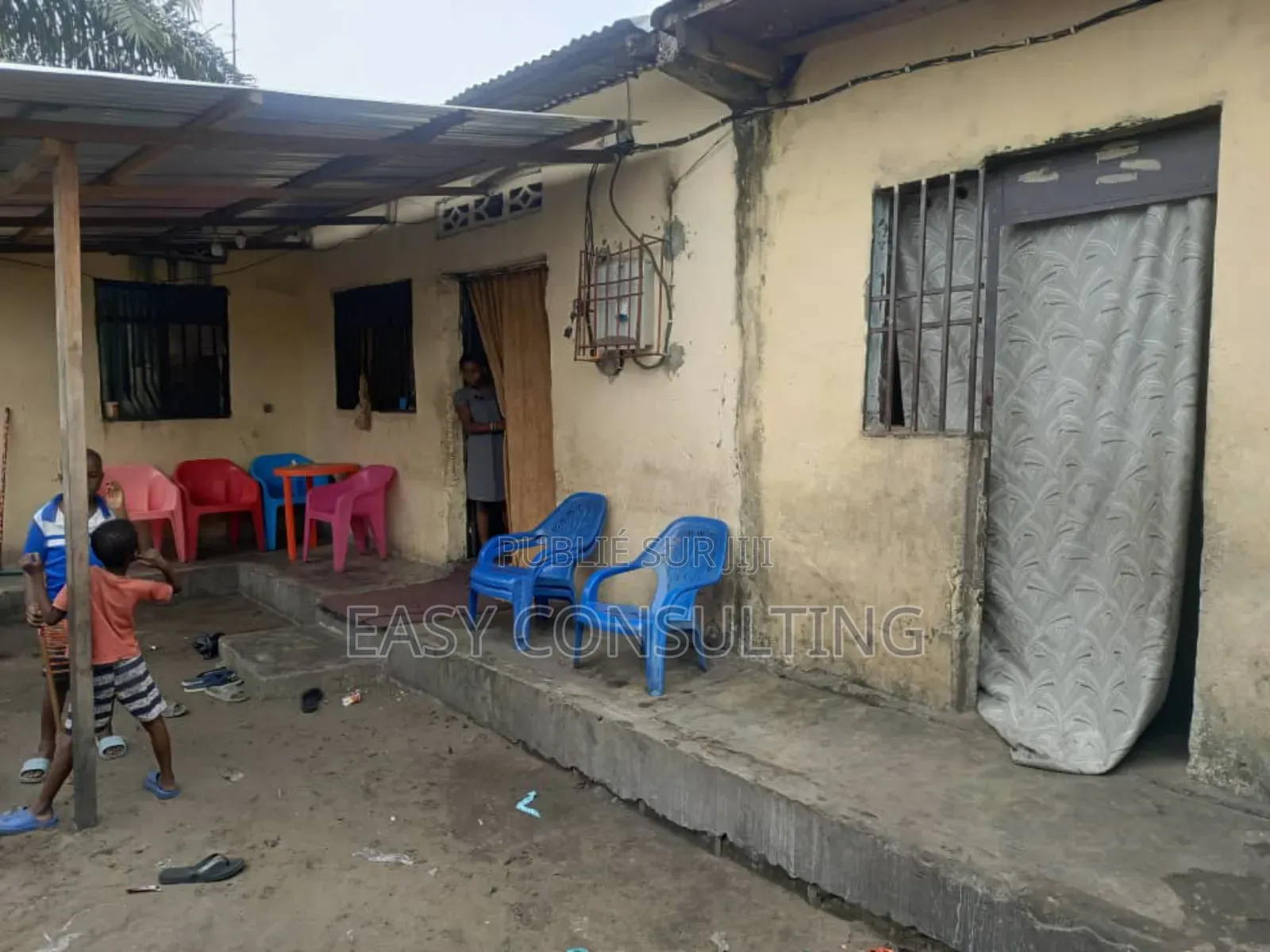 3chbre Villa dans Terre Jaune, Nsele à Vendre