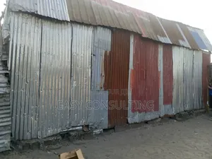 Terrain À Vendre Non Loin Du Macadam – 3e Avenue, Q/Efobank, N’Sele