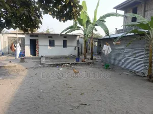 1chbre Maison dans Camp Pm, Nsele à Vendre