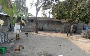 1chbre Maison dans Camp Pm, Nsele à Vendre