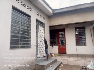 3chbre Villa dans Terre Jaune, Nsele à Vendre