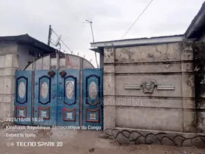 3chbre Villa dans Terre Jaune, Nsele à Vendre