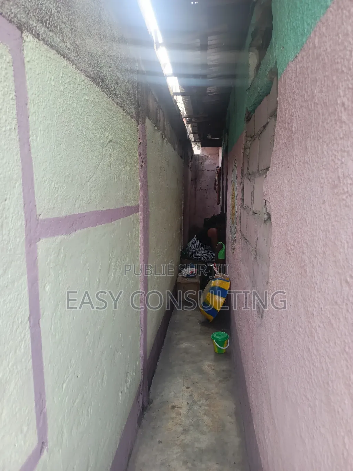 1chbre Villa dans Quartier 5, Ndjili à Vendre