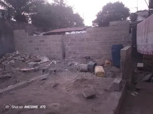 Parcelle Avec Fondation en Étage À Vendre – Quartier Bat, C/ N’Sele