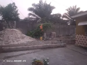 Parcelle Avec Fondation en Étage À Vendre – Quartier Bat, C/ N’Sele