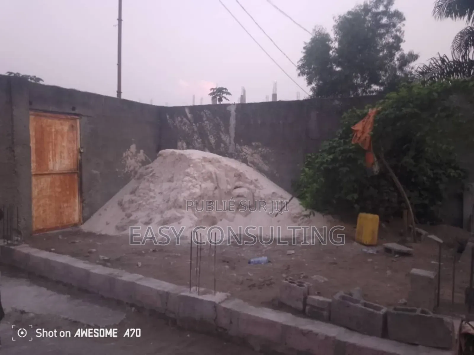 Parcelle Avec Fondation en Étage À Vendre – Quartier Bat, C/ N’Sele