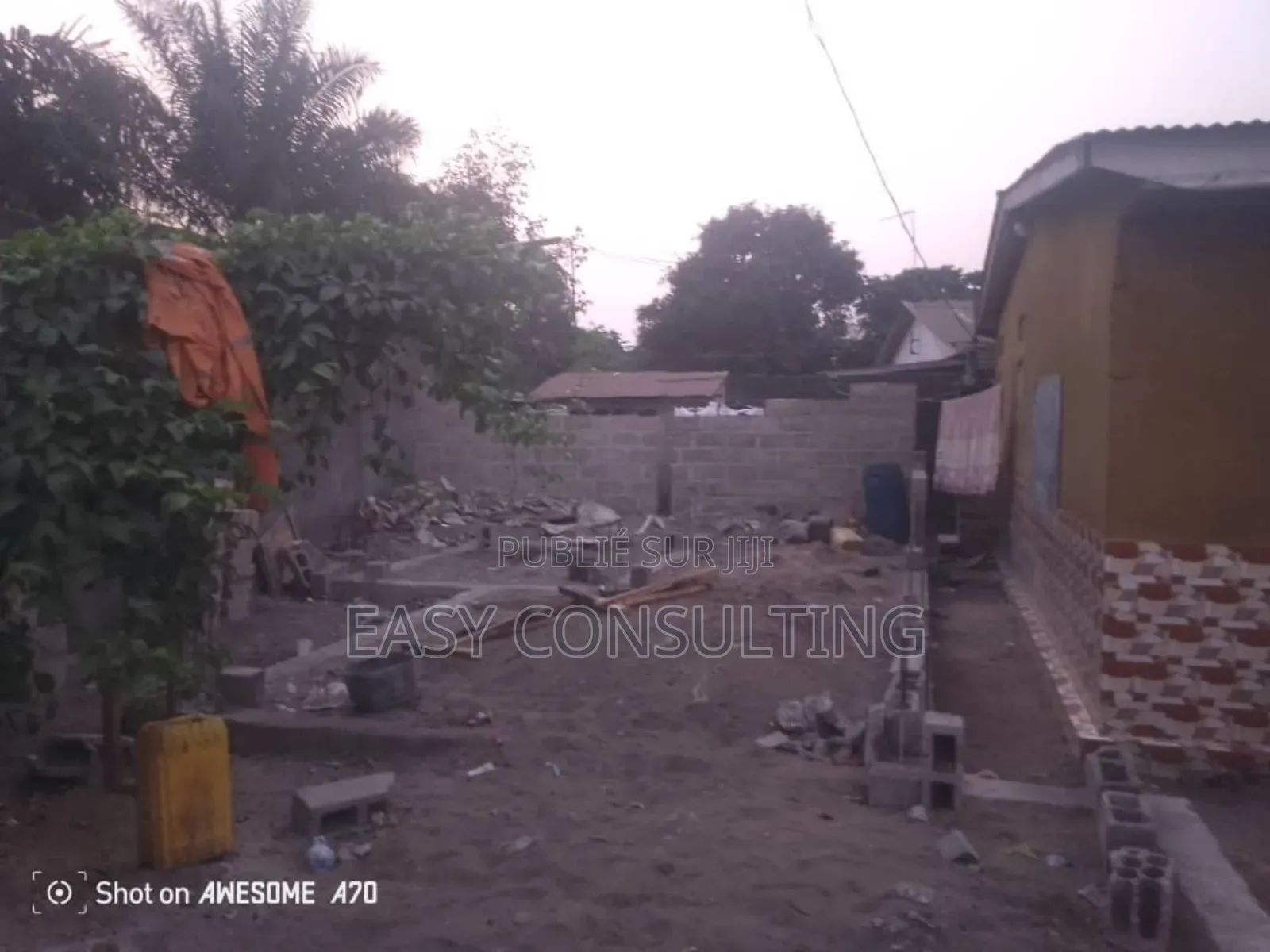 Parcelle Avec Fondation en Étage À Vendre – Quartier Bat, C/ N’Sele