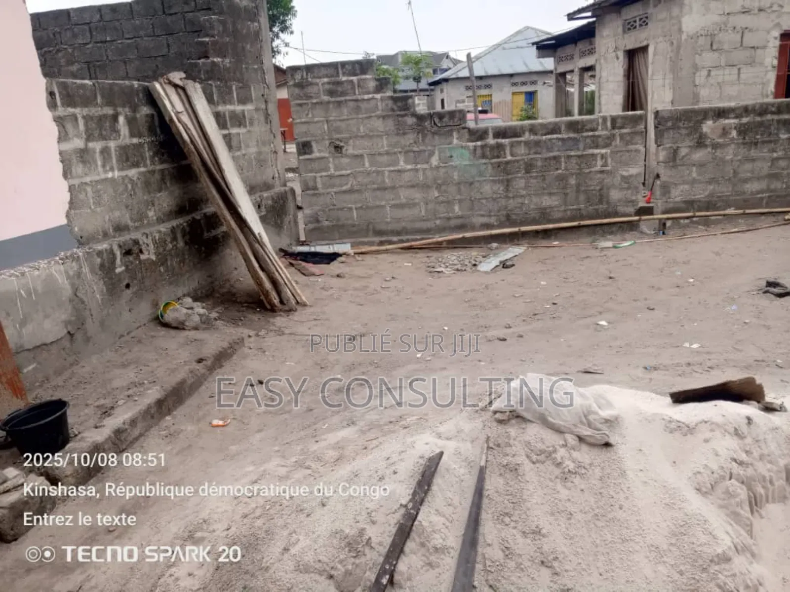 1chbre Villa dans Kinkole, Nsele à Vendre