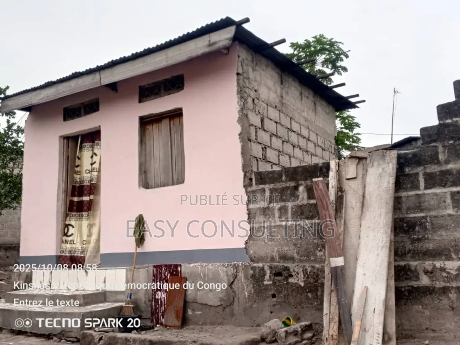 1chbre Villa dans Kinkole, Nsele à Vendre