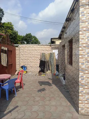 2chbre Villa dans Q13, Ndjili à Vendre