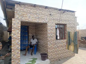 2chbre Villa dans Q13, Ndjili à Vendre