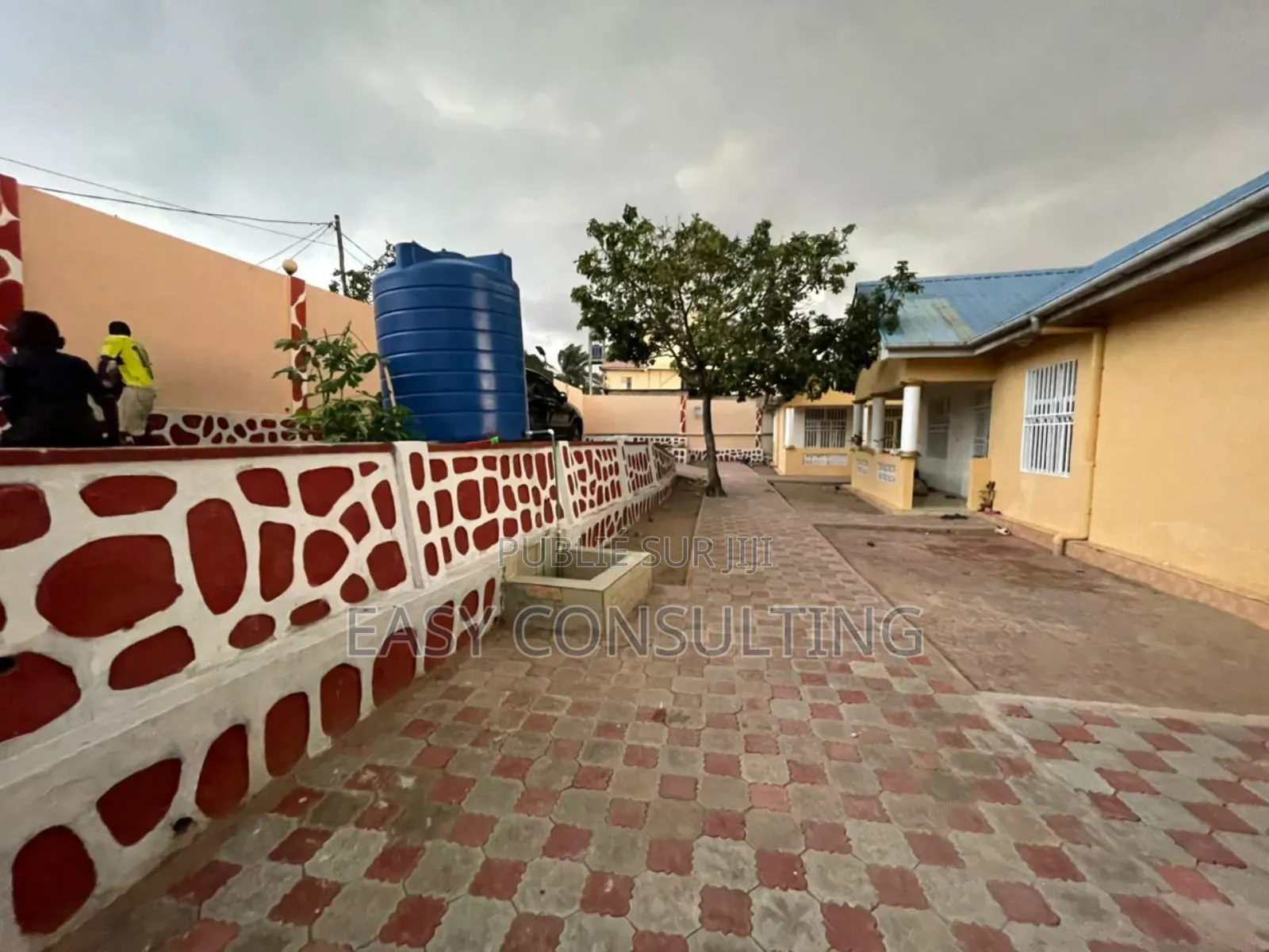 3chbre Villa dans Champ De Tir, Ngaliema à Vendre