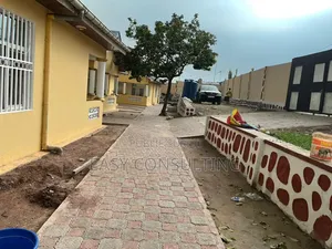 3chbre Villa dans Champ De Tir, Ngaliema à Vendre