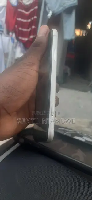 Apple iPhone 11 64 GB Blanc