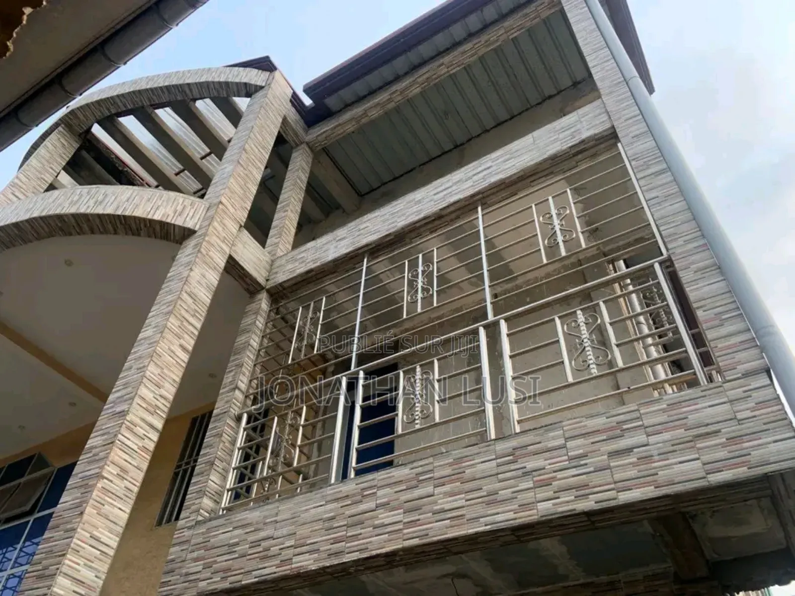 3chbre Appartement dans Ami Du Kivu, Ngaliema à Vendre