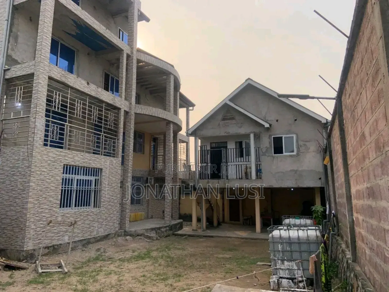 3chbre Appartement dans Ami Du Kivu, Ngaliema à Vendre