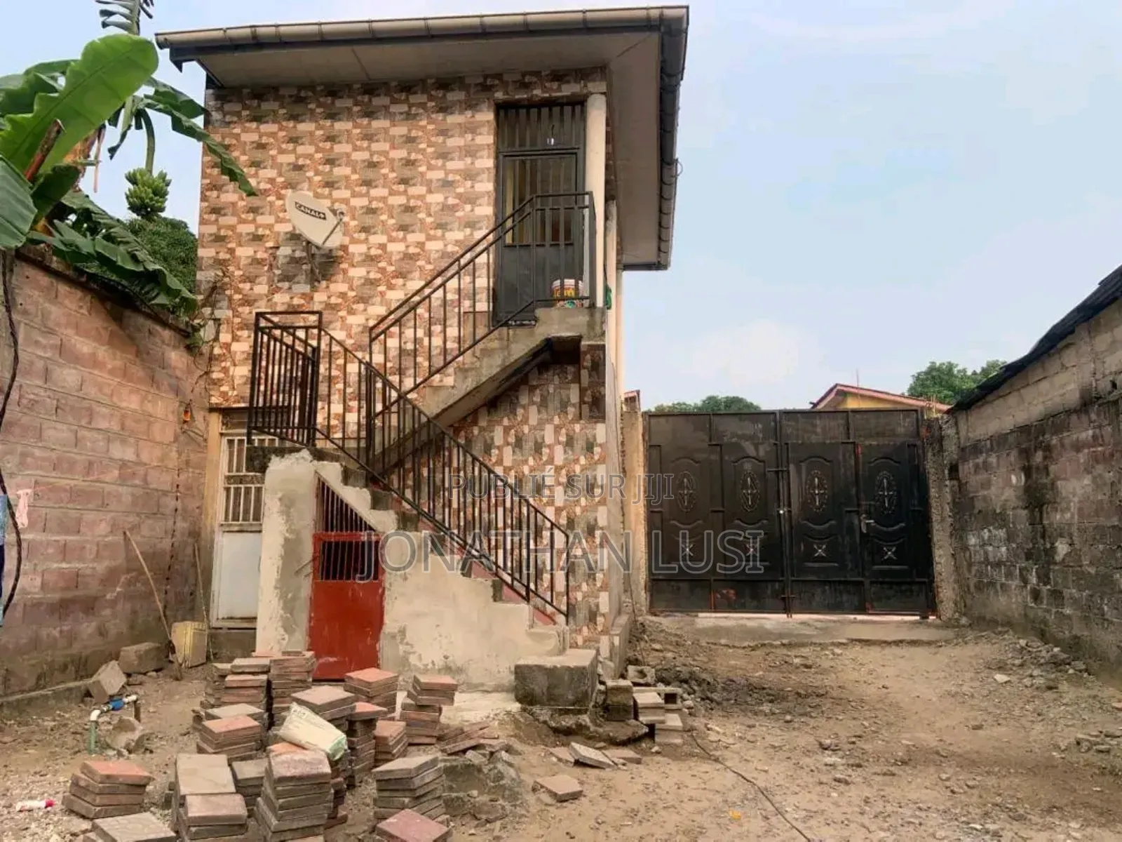 3chbre Appartement dans Ami Du Kivu, Ngaliema à Vendre