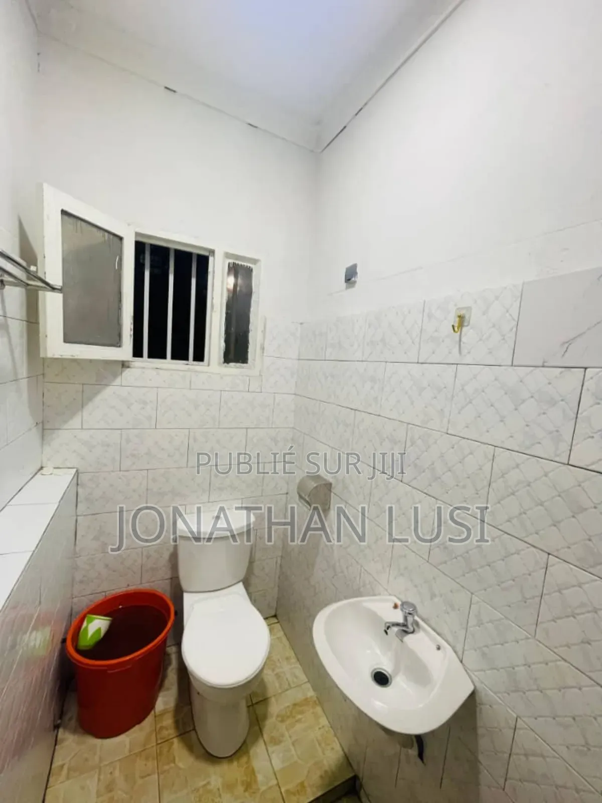 3chbre Maison dans Mont-Ngafula à Vendre