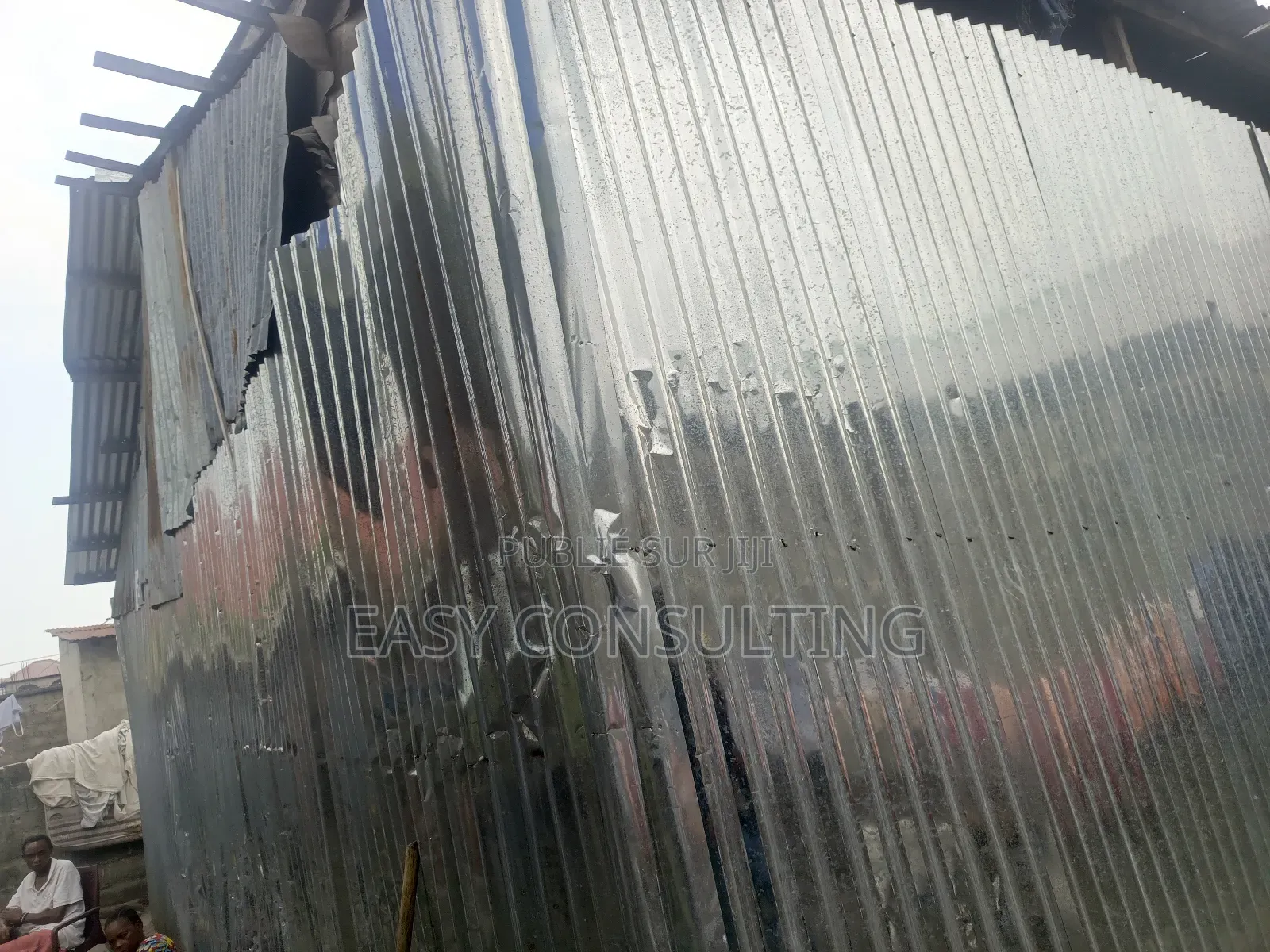 Vente D’Un Terrain Avec Forage D’Eau – Terre Jaune, N’Sele