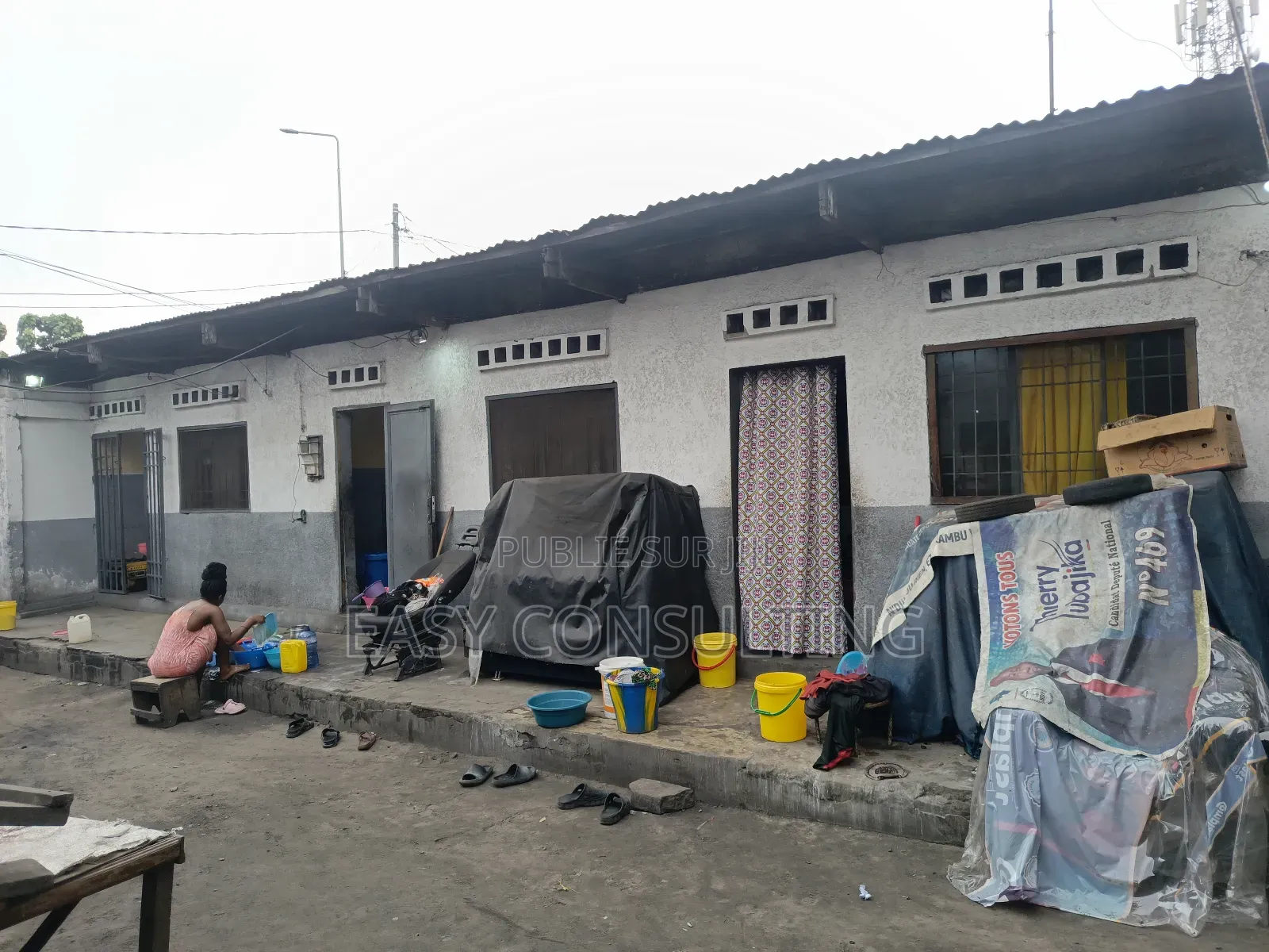 2chbre Villa dans Blvd Kimbuta, Ndjili à Vendre