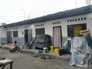 2chbre Villa dans Blvd Kimbuta, Ndjili à Vendre