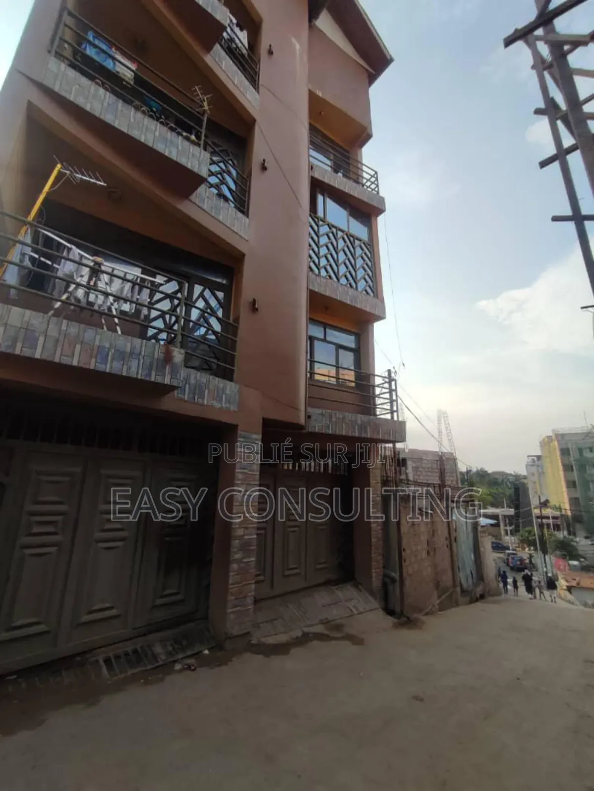 2chbre Villa dans Joli Parc, Ngaliema à Vendre