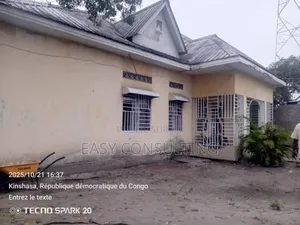 4chbre Villa dans Esplanade, Nsele à Vendre