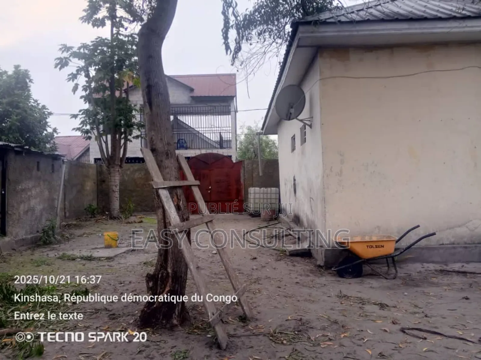 4chbre Villa dans Esplanade, Nsele à Vendre