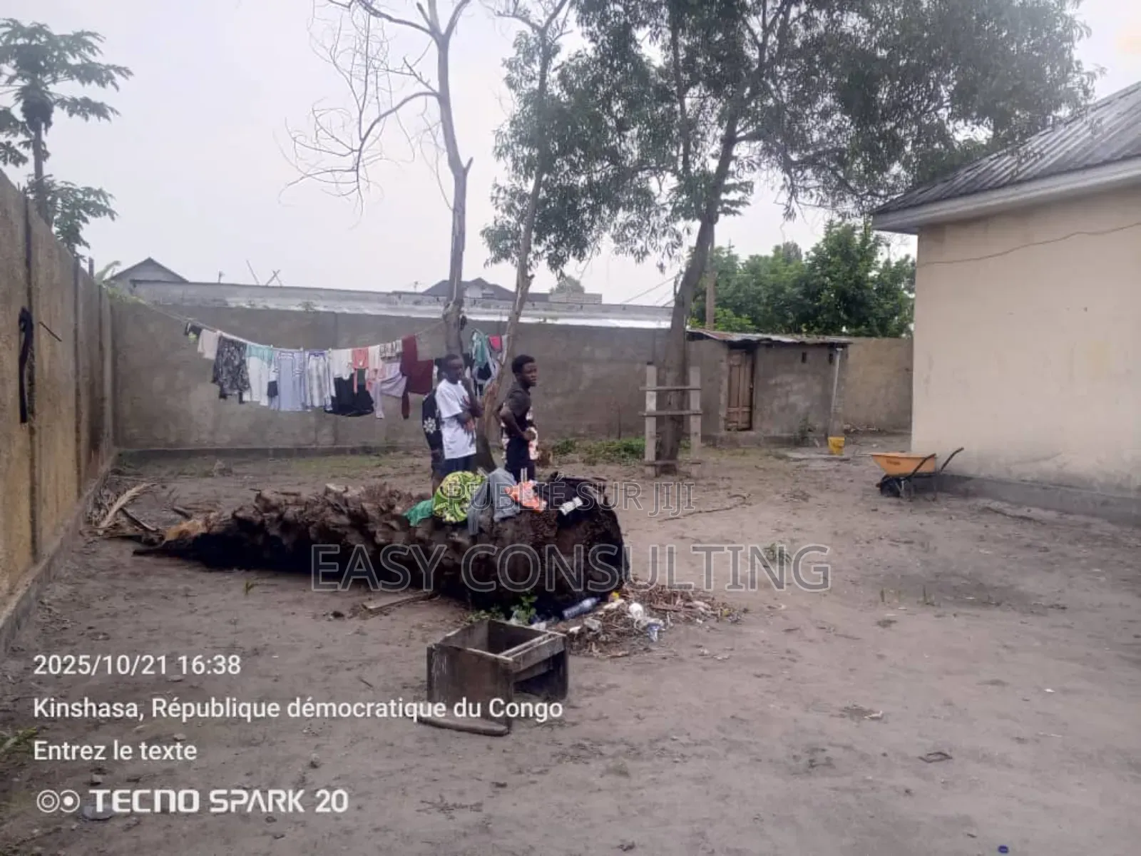 4chbre Villa dans Esplanade, Nsele à Vendre