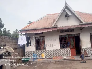 2chbre Villa dans Esplanade, Nsele à Vendre