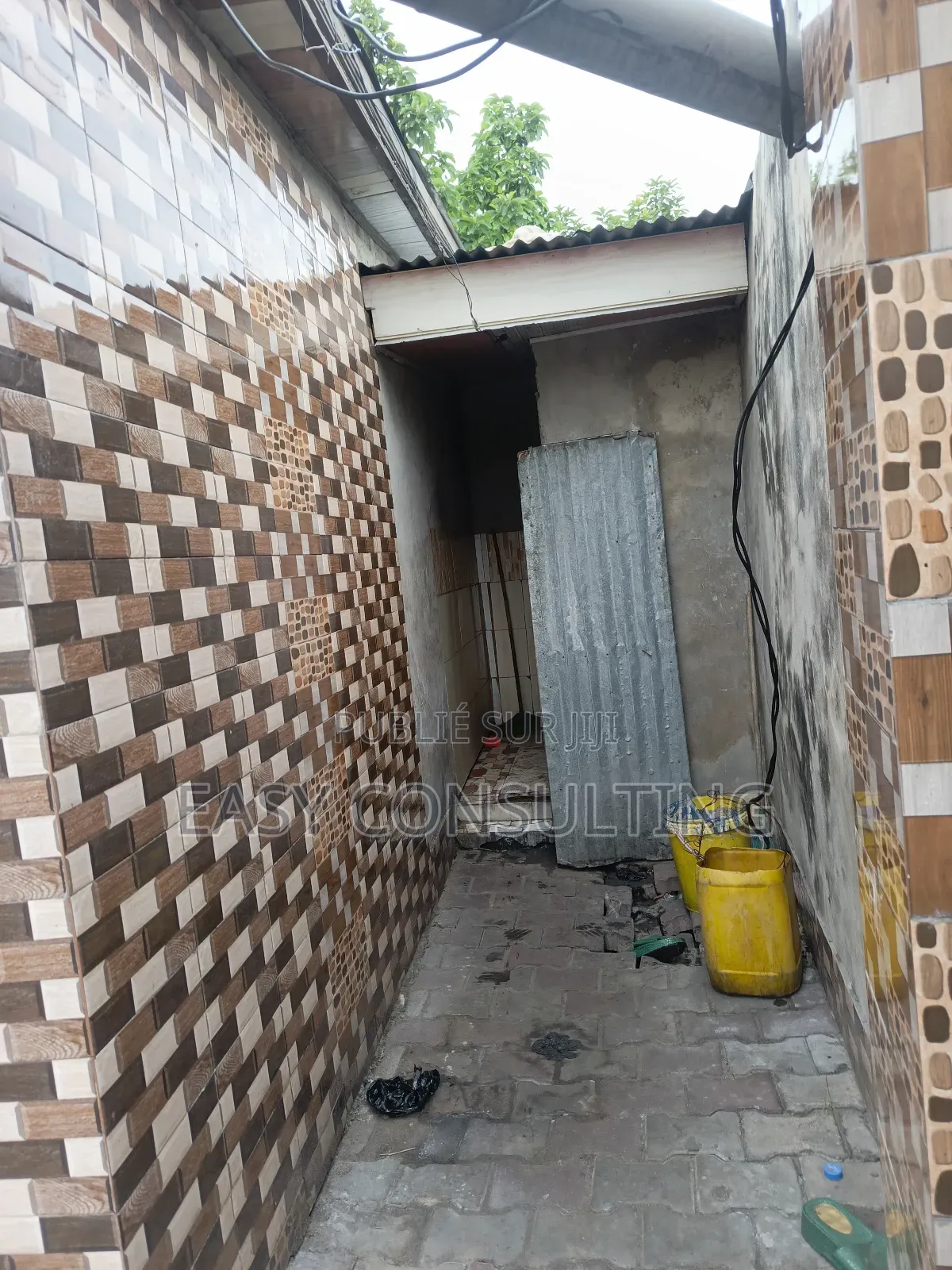 2chbre Villa dans Kinkole Juvel, Nsele à Vendre