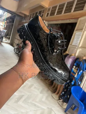 Photo - Hk Business – Le Style À Portée De Touschaussures Pour Hommes, Femmes